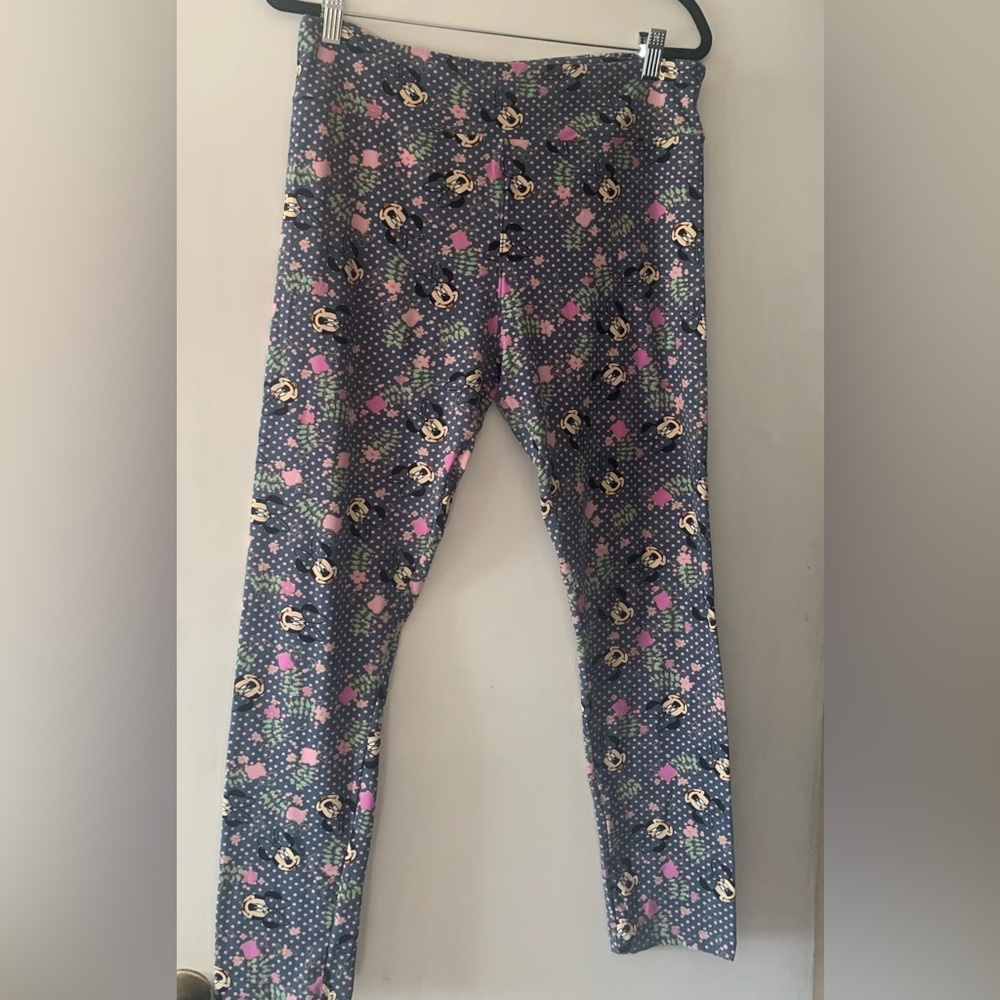 LulaRoe Disney minute mouse leggings. Talk and curvy, gently used